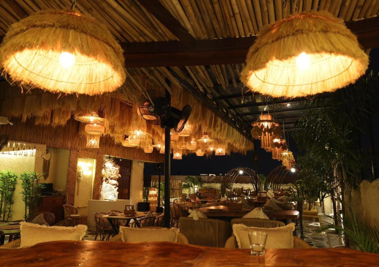 Hotel Town Grand Patel Nagar ニューデリー エクステリア 写真
