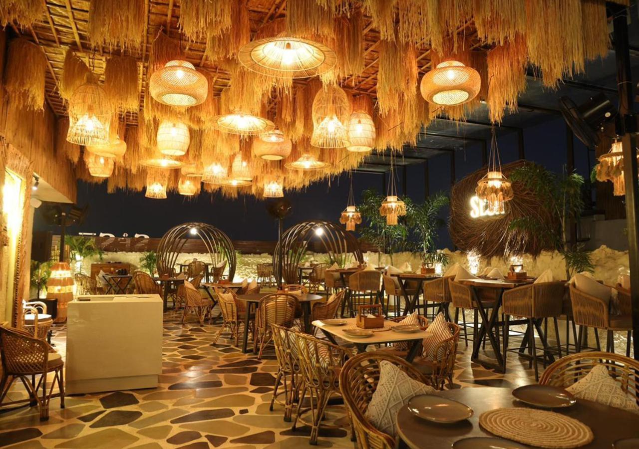 Hotel Town Grand Patel Nagar ニューデリー エクステリア 写真