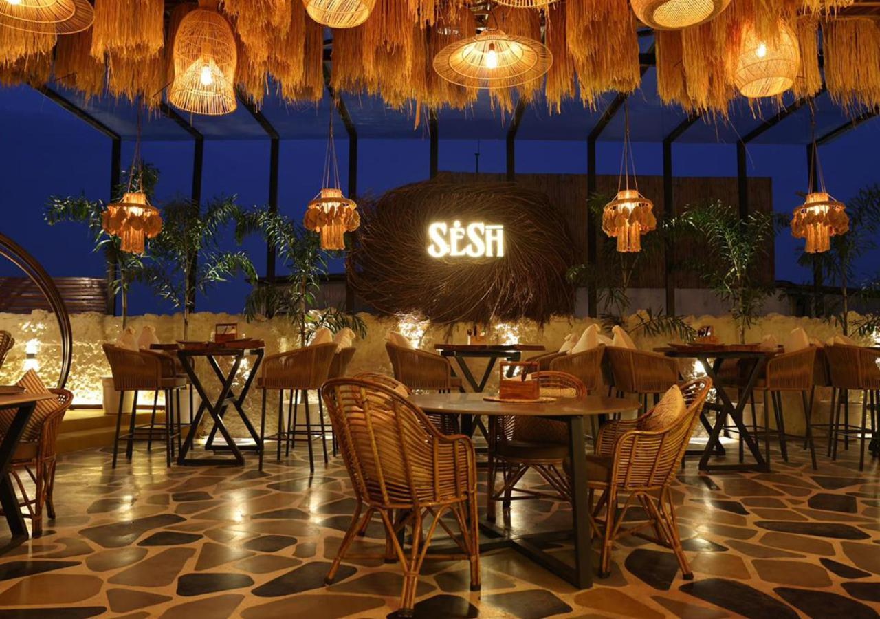 Hotel Town Grand Patel Nagar ニューデリー エクステリア 写真
