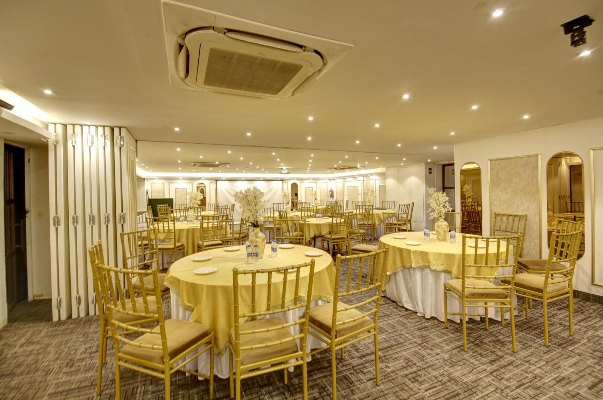 Hotel Town Grand Patel Nagar ニューデリー エクステリア 写真
